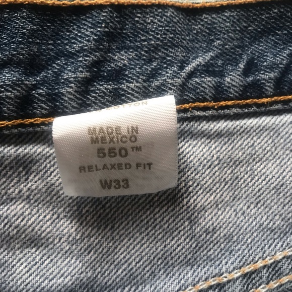 Levi’s 550 Relaxed Fit Jean Shorts - Picture 3 of 3